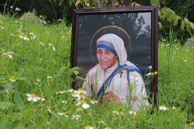 Celebrating Saint Teresa of Calcutta, Patron Saint of Social Charity - Caritas Dalat