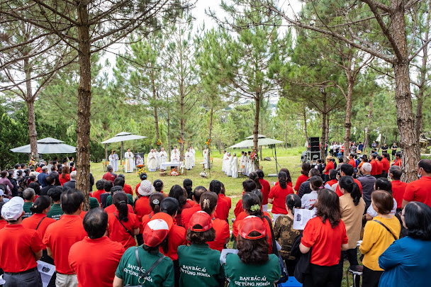 Caritas Đà Lạt khai mạc Mùa Thụ tạo