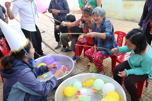 Giáng sinh về với anh chị em bệnh nhân tâm thần
