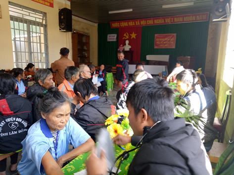 Thăm khám và tư vấn điều trị bệnh cho hội viên hội người khuyết tật huyện Đơn Dương