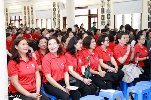 MỘT NGÀY ĐẦY NIỀM VUI VÀ NGỠ NGÀNG