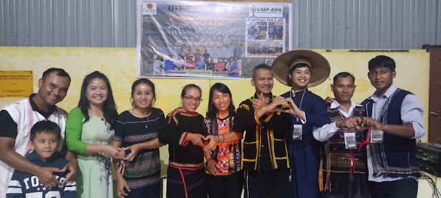 KINABALU VÀ NHỮNG NGƯỜI BẠN TẠI MALAYSIA